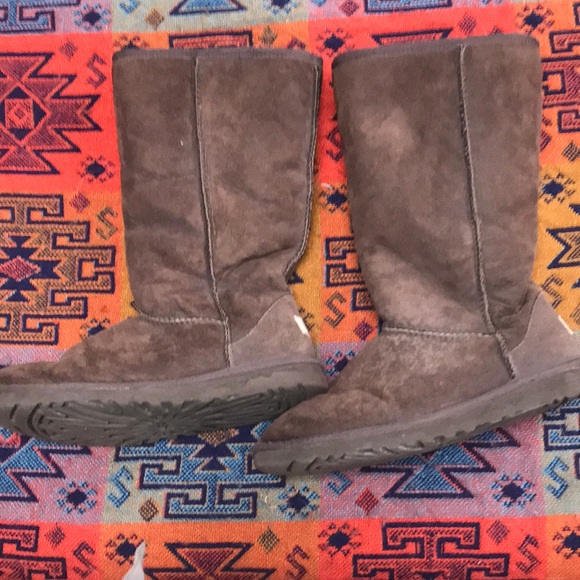 UGG tall brown leather shearling boots size 6 - Picture 2 of 7